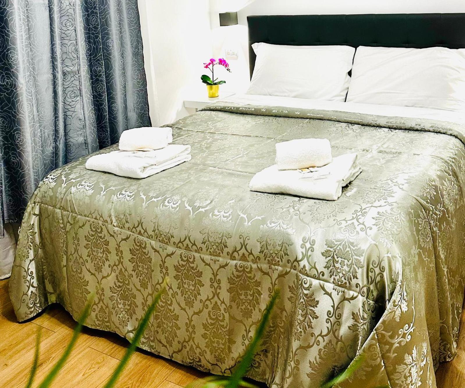 Rome Holiday Guesthouse Pensión